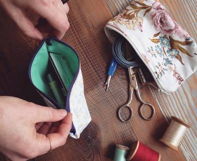 Medium zipper clutch class