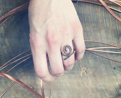 Medium copper spiral ring